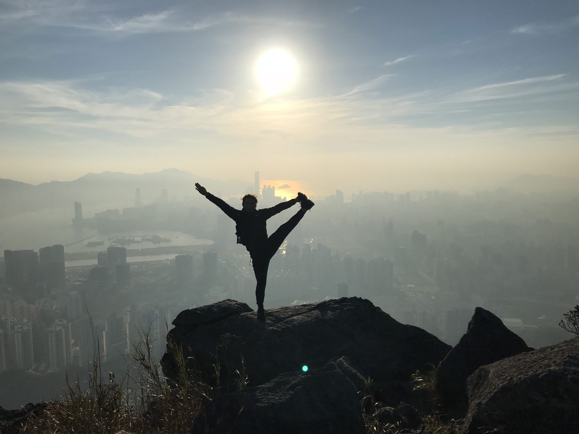 Tomek prowadzący sesję medytacji